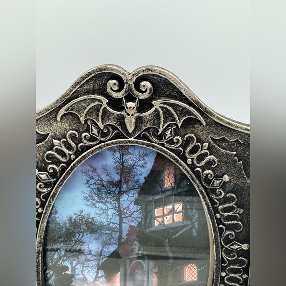 Halloween Bats Photo Frame Gold Tone Ornate Gothic Tabletop Wall‎ Mount 4X6 - Picture 3 of 10